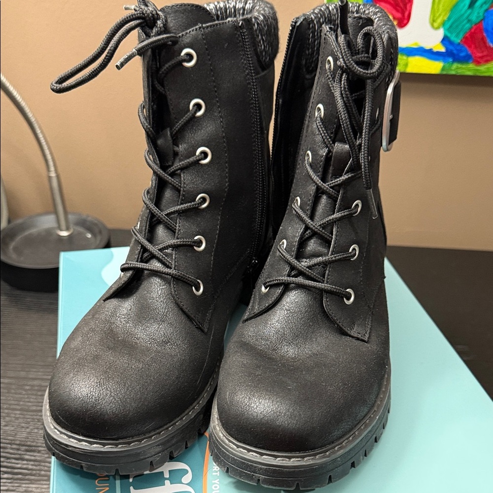 Cliff’s by White Mountain (Mentor) Stylish Black Women's Boots